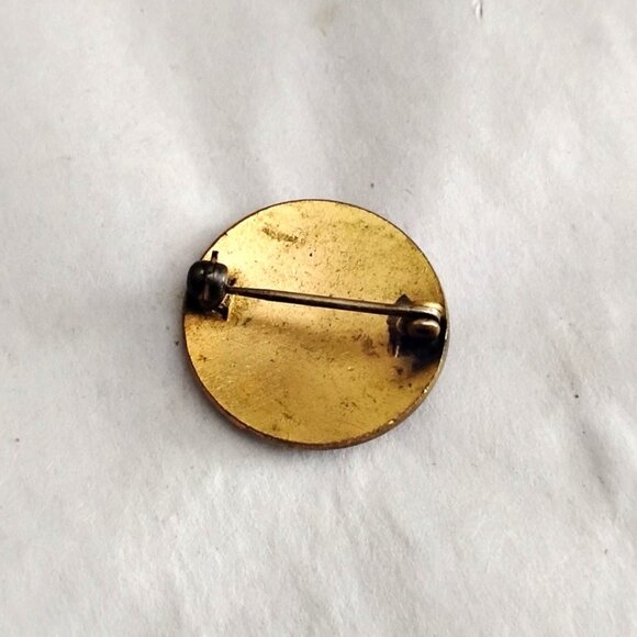 WWII Era Red Cross Volunteer Enamel Badge or Pin - Picture 2 of 2